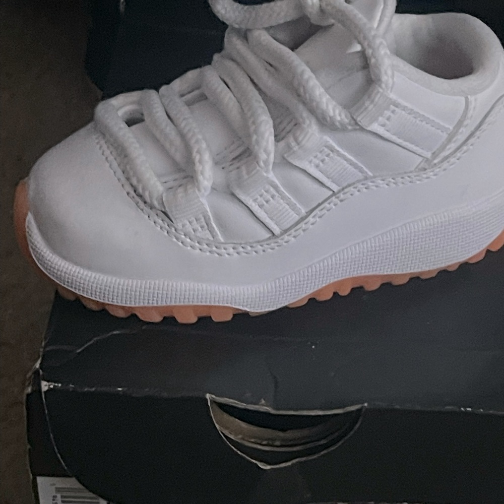 Retro 11 6c  only wore once